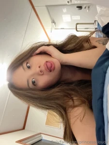 Travelling for work and stuck in a hotel room slide in my dms and see