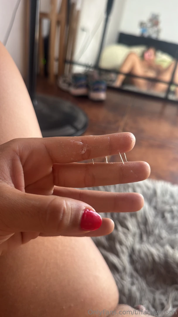 I m offering a few private lives tonight and yes i ll squirt just for 