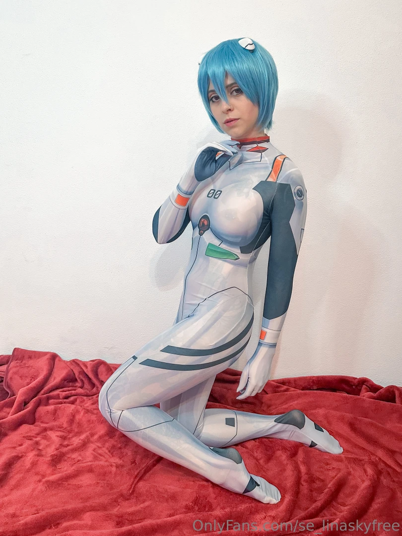 Who said rei has no emotions just wait until you see the next photo on 
