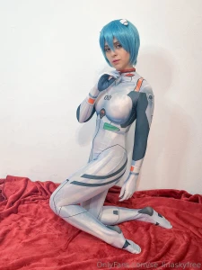 Who said rei has no emotions just wait until you see the next photo on