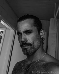 Petite mise jour niveau barbe tu en penses quoi