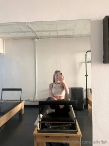 En pilates trabajando mi elasticidad para hacer fotitos muy picantes