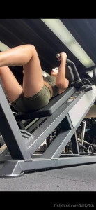 Es en el gym no todo es comer y ser picara en in the gym it s not all