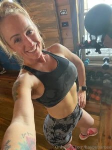 Run nails and workout done but omg i feel like i m fixing to get sick
