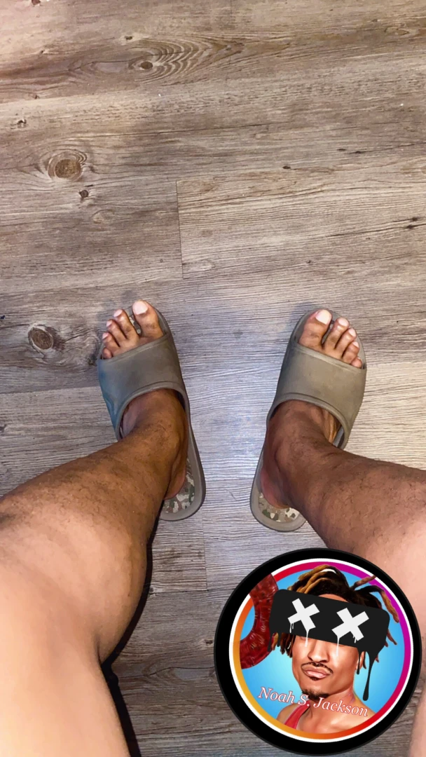 Had some foot freaks dm me asking for pics here s some footporn for part 2 