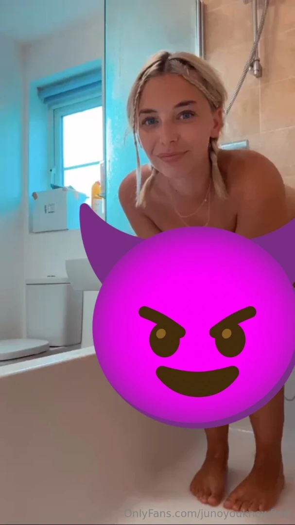 I love to be a little show off in the showerrrr let me show off for 