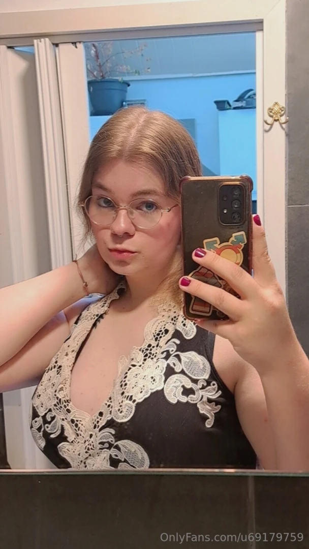 A little subtle makeup how does that suit me 