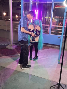 Behind the scenes at anime los angeles i changed into bikini miku for part 1