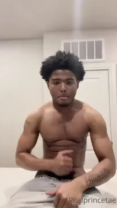Got some heat coming just playing w my dick for my freaks 