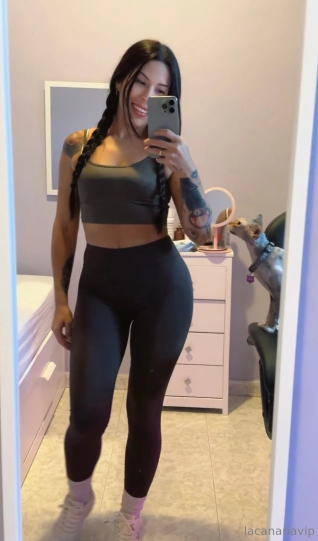 Deportiva y en trencitas 