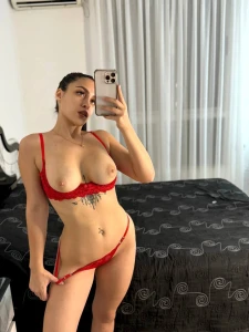 Horny and home alone right now who tips 33 gets a sexting session