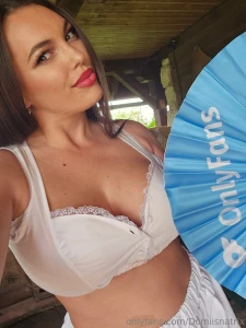 V j je jen dekorace ty v e to nejlep je schovan uvnit