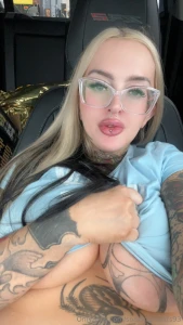 Next two people to sub to my vip page gets 40 off 4 free vids