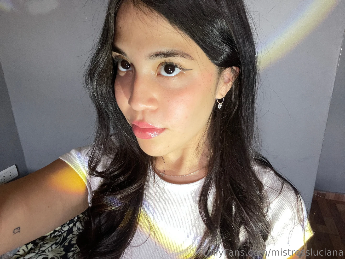 Can you tell i am just as beautiful in latex as i am in everyday 