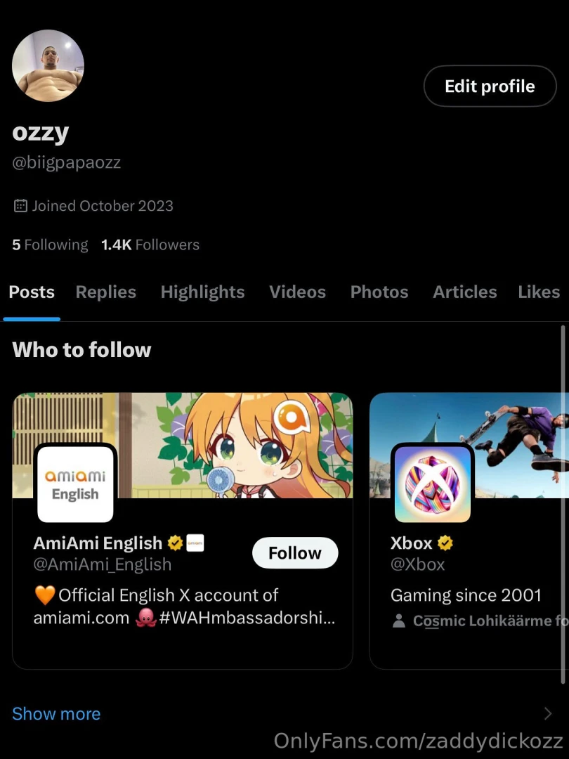 Hey guys can you do me a favor and follow my new twitter its 