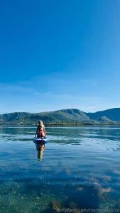 I wanna laugh and cry but i dropped my phone in the ocean hahaha no it part 1