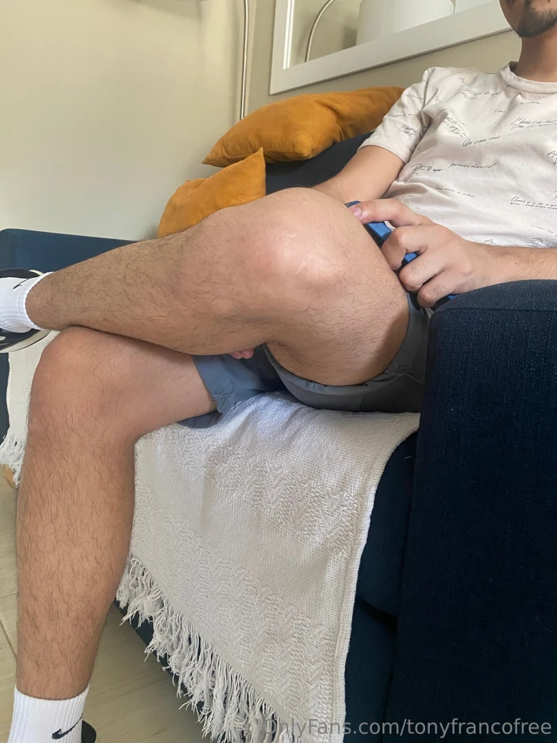 El amiguito de mi roomie al principio no ced a pero no aguant la 