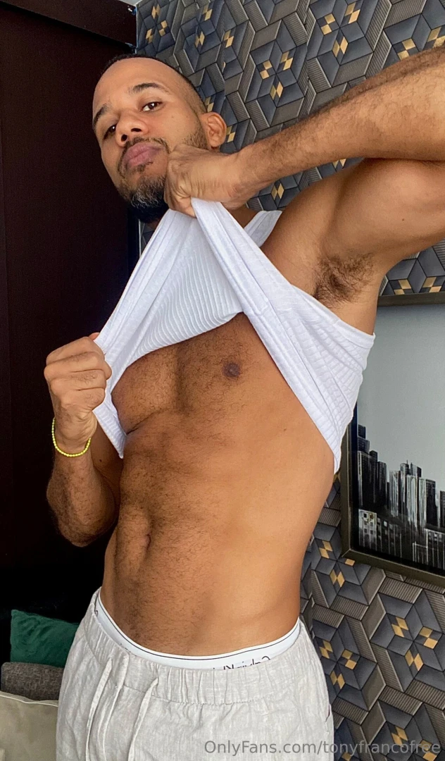 Smell my armpits and lick my abs 