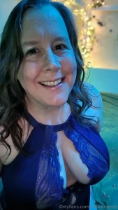 Jan 2024 wearing a bit of make up one more auto post at 7pm with some