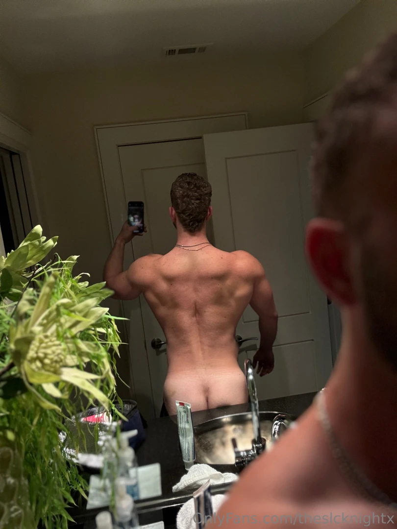 Woke up feeling soooo horny this morning i love being feral at the gym 