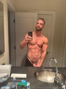 Woke up feeling soooo horny this morning i love being feral at the gym part 1