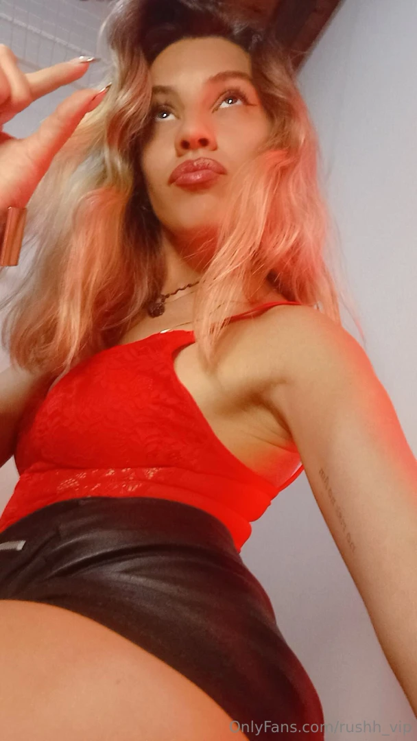 So small no wonder you prefer to kneel and watch ready to make me 