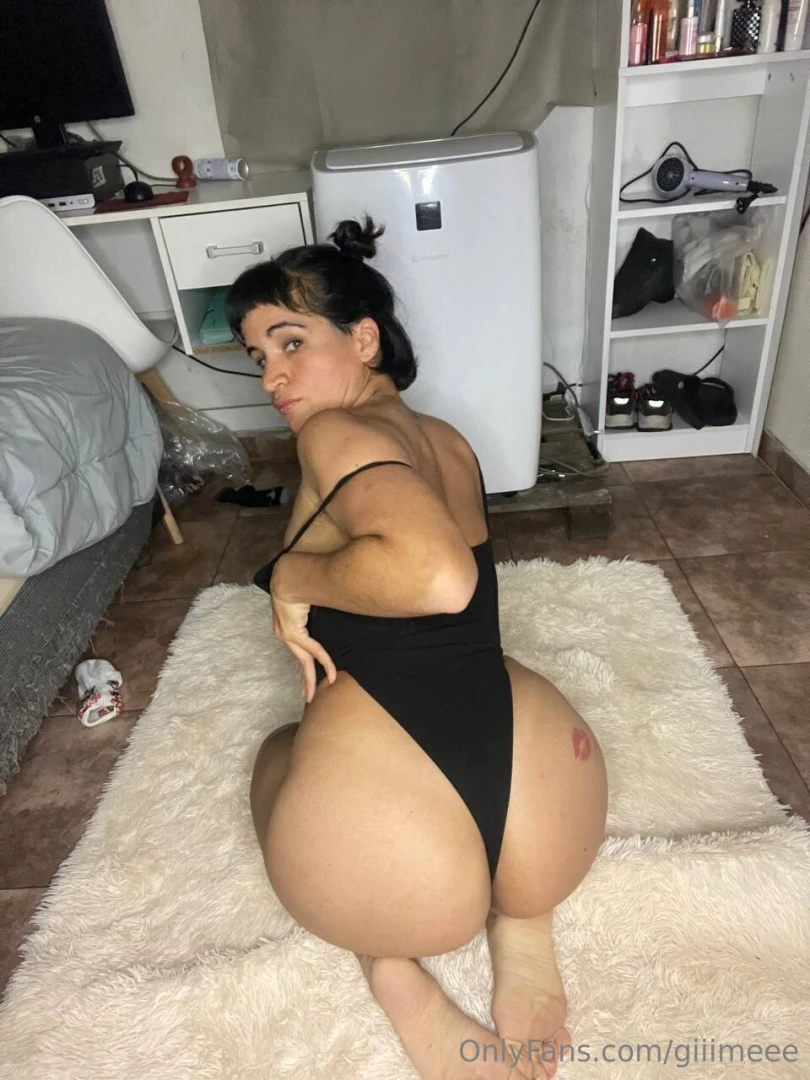 Free free free https onlyfans com naomiloana she s my friend naomi she 