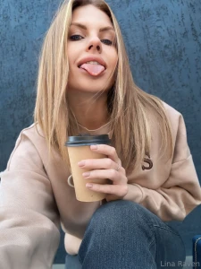 In such cold days only coffee warms me up