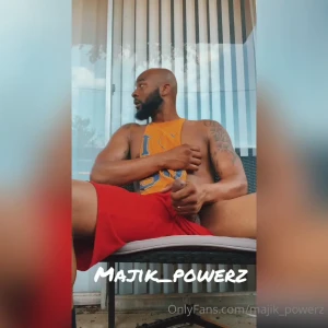 Patio strokes