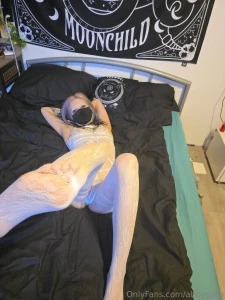 How was your day i was just laying around all day part 1