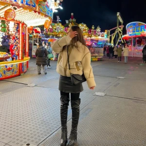 No man to treat me so i went with a girl mate i got no teddy bears part 1