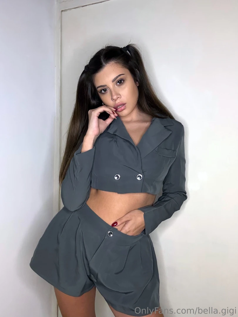 Panties or no panties guess 