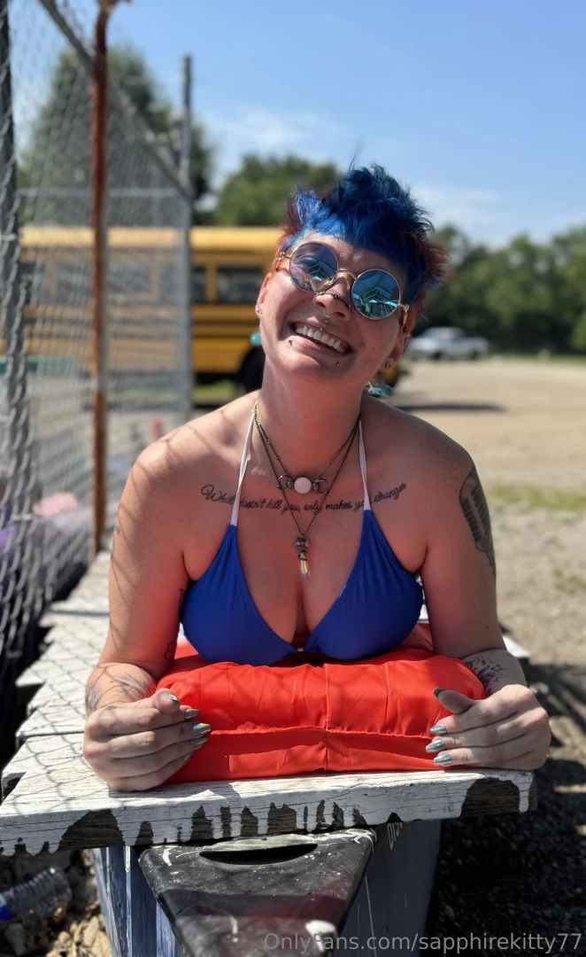 Went kayaking today who wants to see those major tan lines message me 