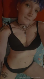 Teaser who wants to see underneath