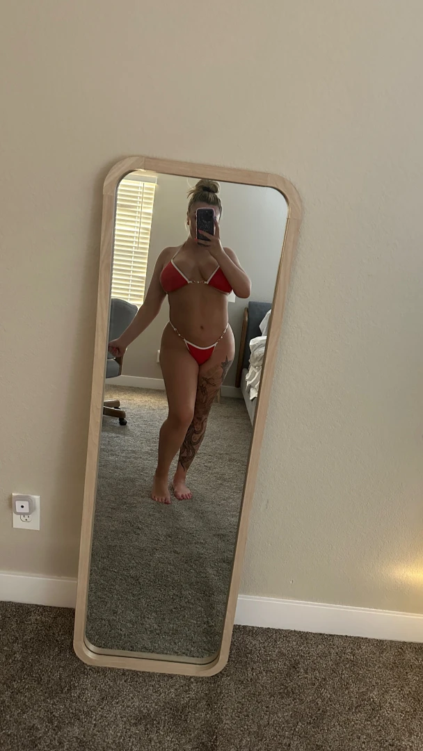 Who s got fun plans for the 4th if you don t have any message me and i 