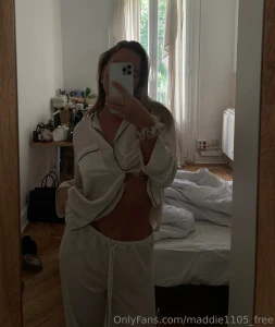 Just posted a nude over at my main i know you re dying to see me