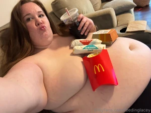 Lunch time had to try the snack wraps that are back at mcdonald s part 2