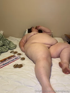 Would you creampie me while i stuff my face with my favorite oatmeal
