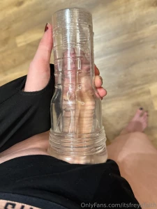 Big girldick is stuck please send help