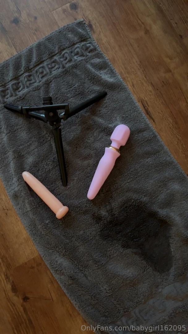 Good thing i laid down a towel when making my video today 