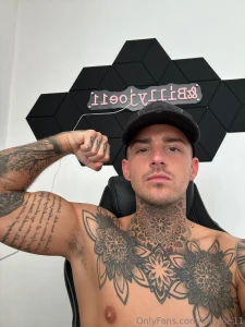 Sniff my armpits part 1