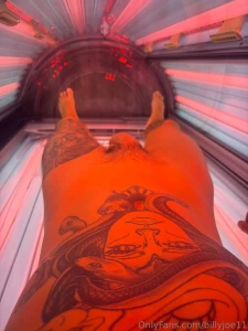 Just suck me pls topping up the tan for you x