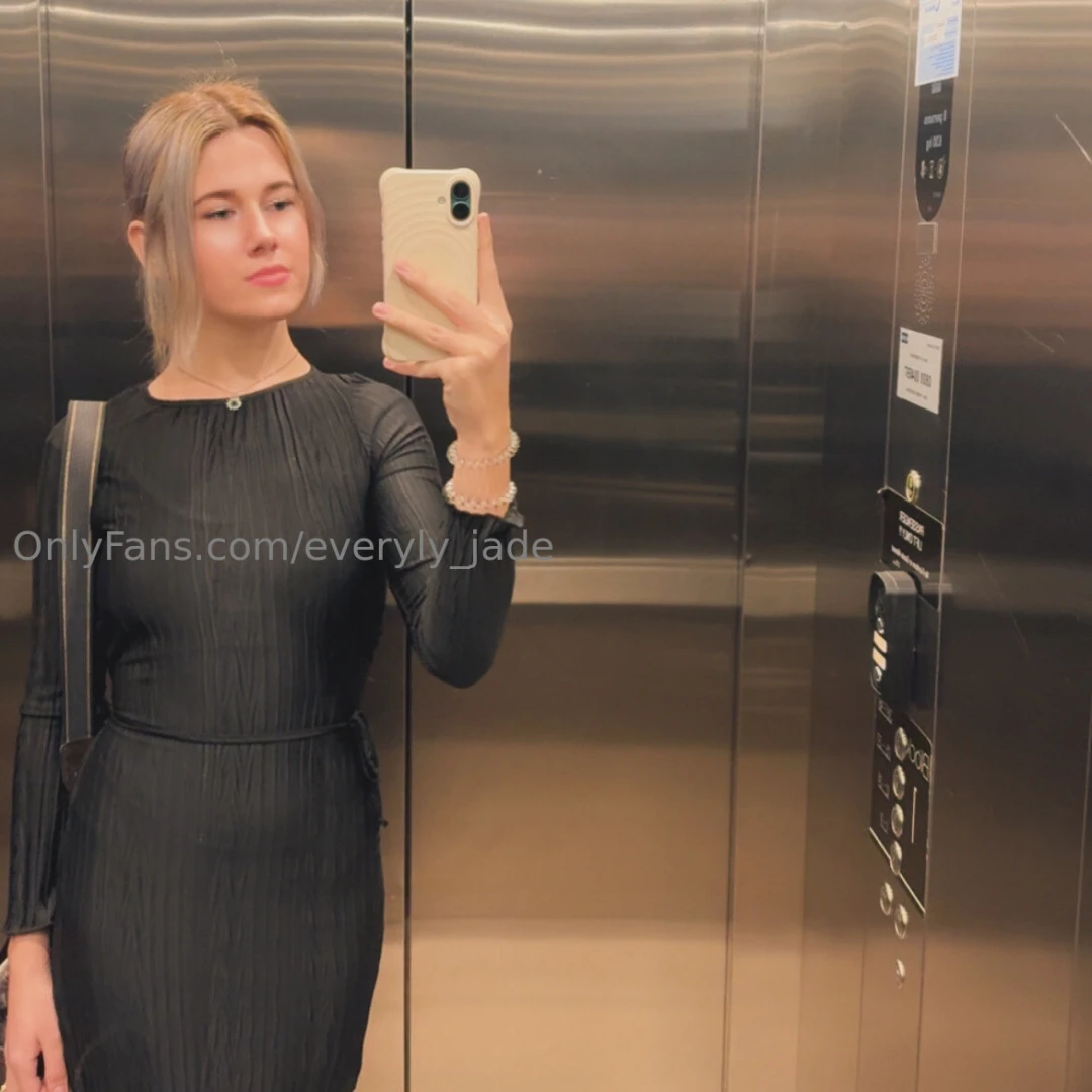 But here s a selfie for you guys in the interim print it out and ya 