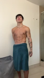 Fresh out of the shower who can help dry me off