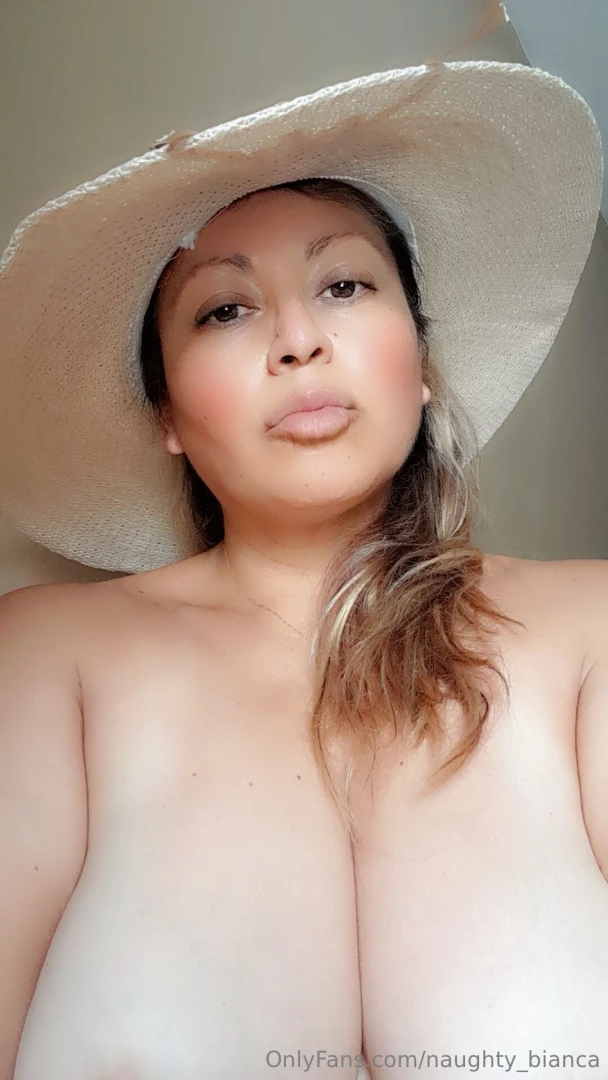 Hi love looking for a naughty milf you found me come check it out 