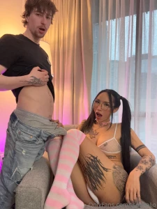 Here is a little teaser and some sexy pics from my shooting with part 3