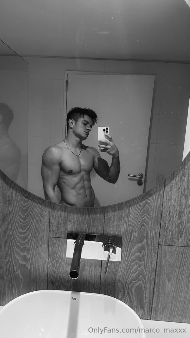 How do you think the black and white suits me como creen que me queda 