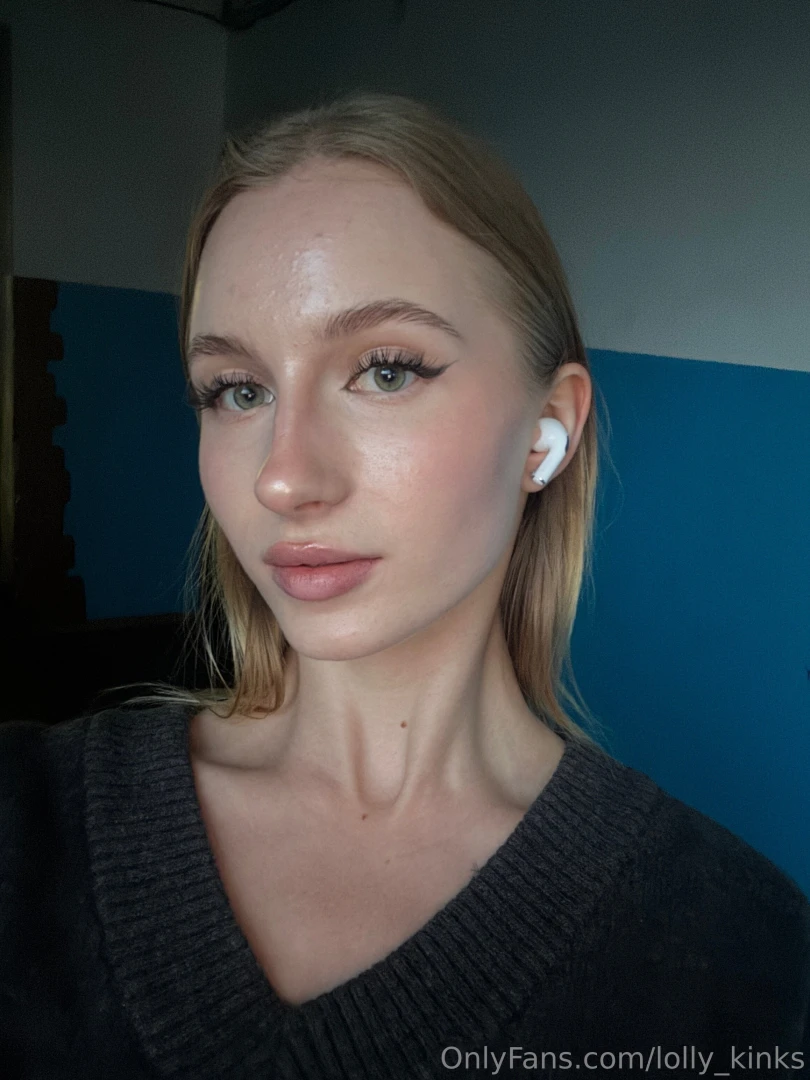 Wanna know what i m listening to right now i ll give you a hint - it s 