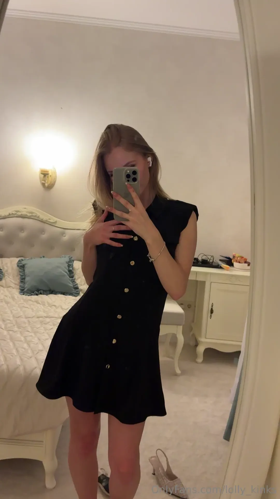 I was just trying it on and ended up filming a little video is it a 