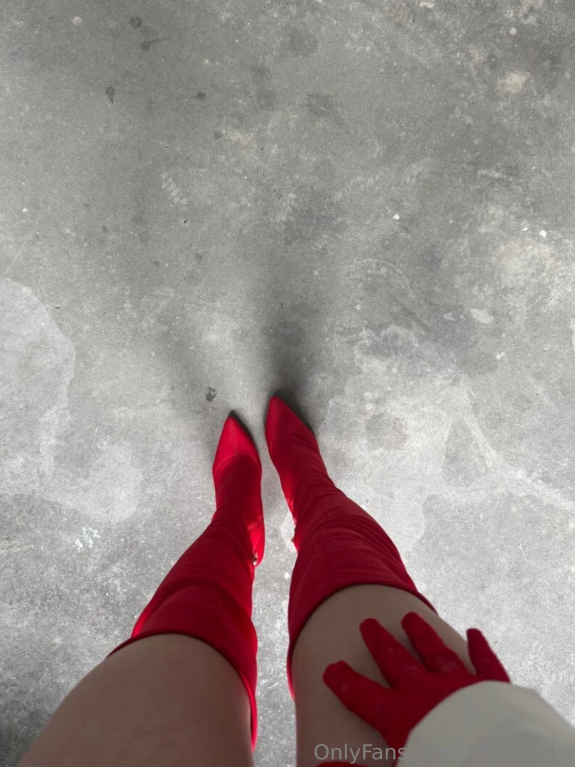 Red never goes out of style 